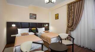 Гостиница Бутик Отель Моцарт Краснодар Стандартный двухместный номер с 2 отдельными кроватями-1